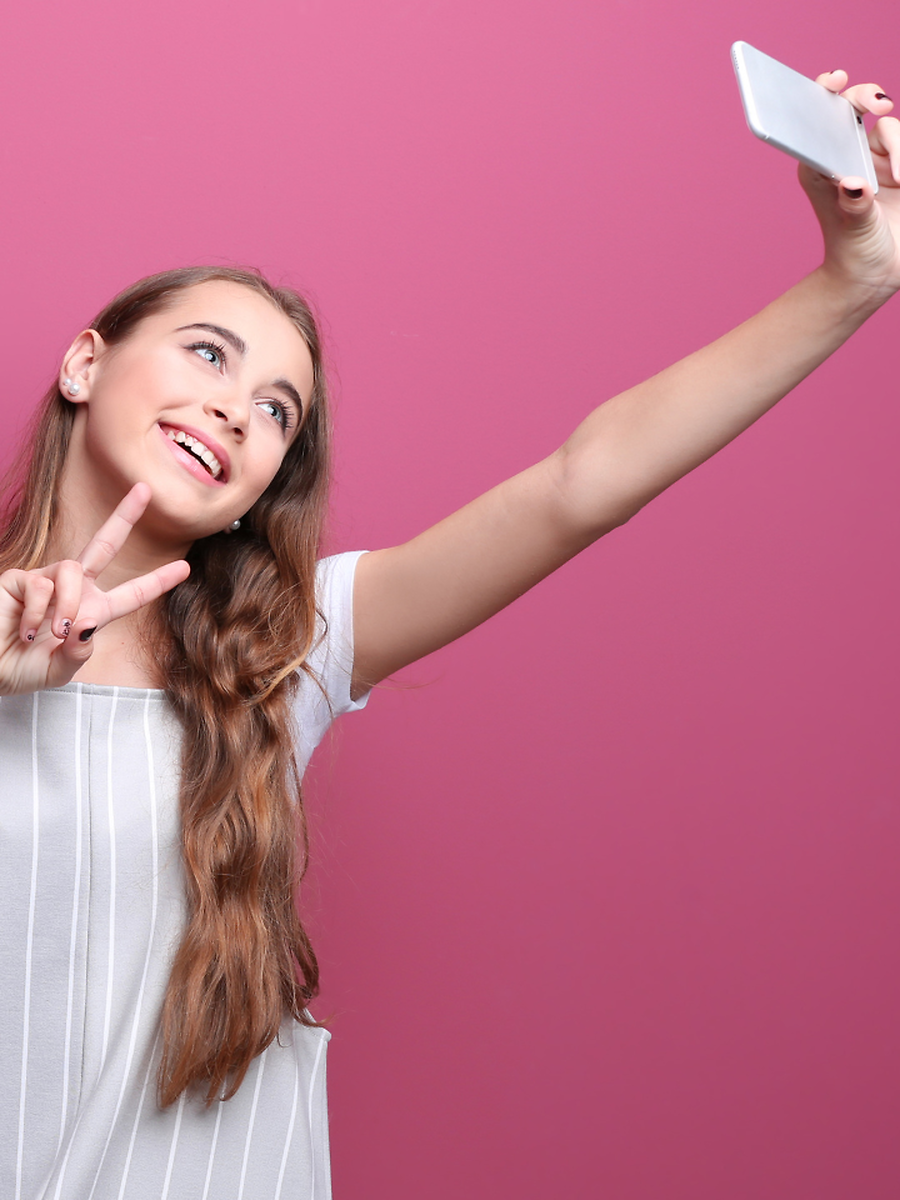 6 Best Selfie Camera Phones Under Rs 25000 In July 2024: Samsung Galaxy ...