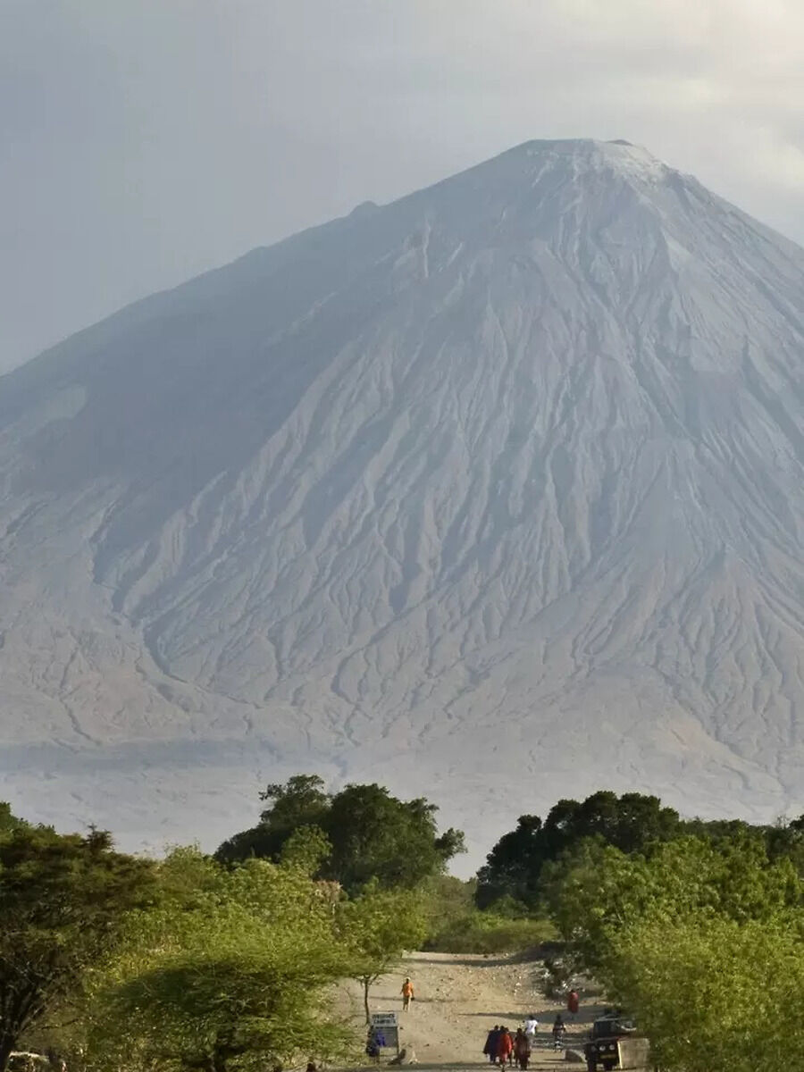 Ol Doinyo Lengai: Volcano With Lava You Can Survive Falling Into ...