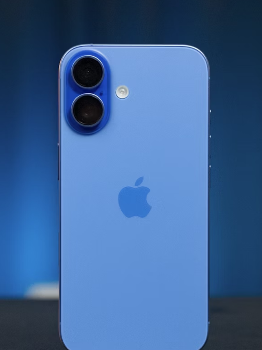 BEST IPHONE 17 ALTERNATIVES YOU CAN BUY IN 2026 visual data 3