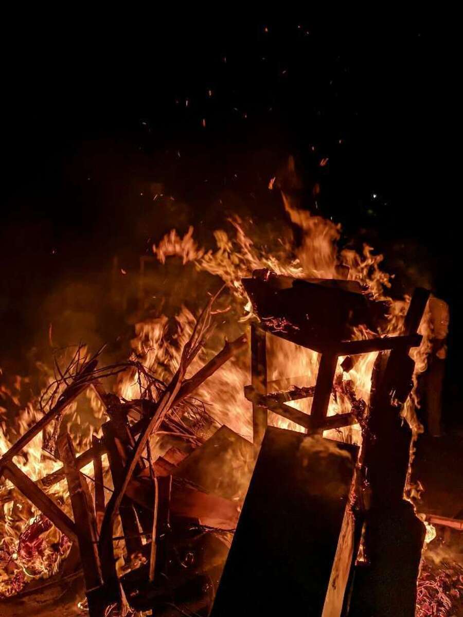  Bhogi 2025: போகிப் பண்டிகை அன்று என்ன பொருட்களை எரிக்க வேண்டும், என்ன செய்யக்கூடாது? 