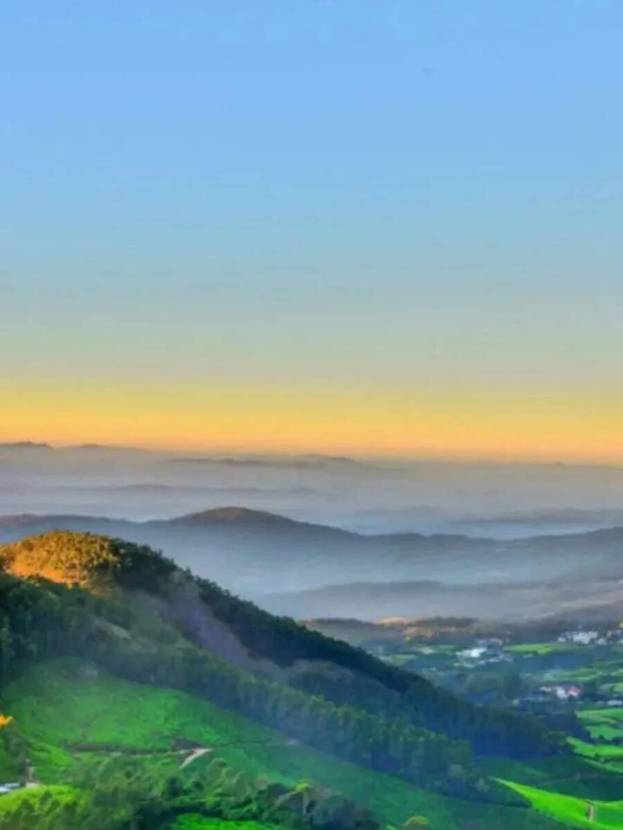  கேரளாவில் இப்படியொரு இடம் பார்த்திருக்கீங்களா? வருடம் முழுவதும் குளிரும் மலைவாச ஸ்தலம்! 