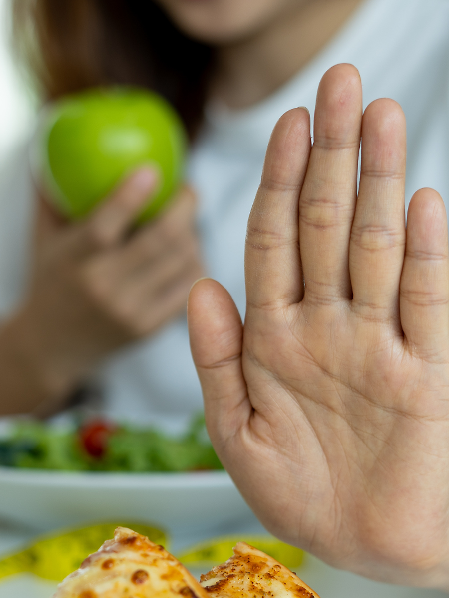 10 Foods to Avoid Eating During Season | Health and Me
