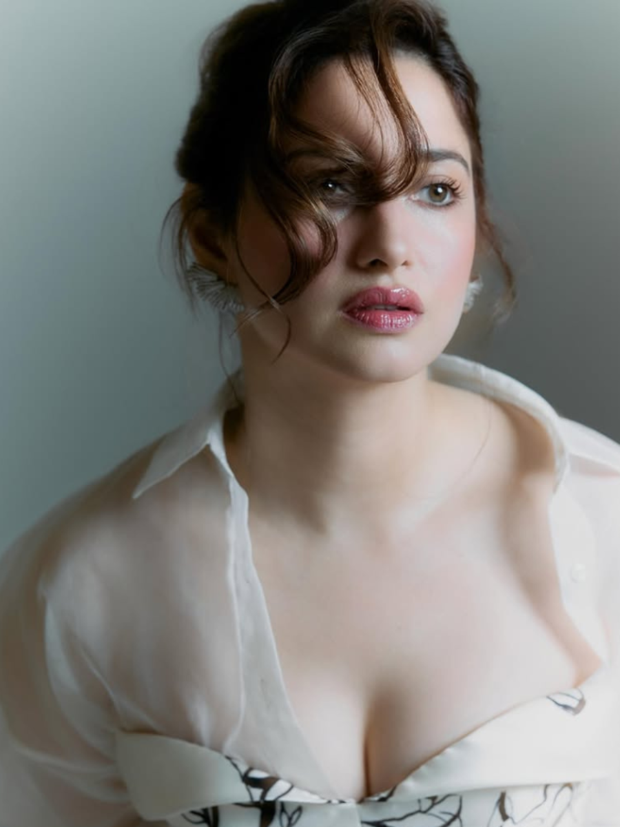  மெழுகு டாலு நீ... ஒயிட் கவுனில் தமன்னா! 