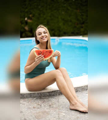 9 Summer Fruits That Naturally Lower Uric Acid in Your Body