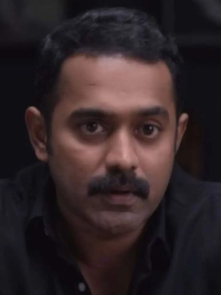  போர் தொழிலுக்கு இணையான டிவிஸ்ட்.. ஓடிடியில் பார்க்க கேரளாவின் தரமான கிரைம் திரில்லர்படம்! 