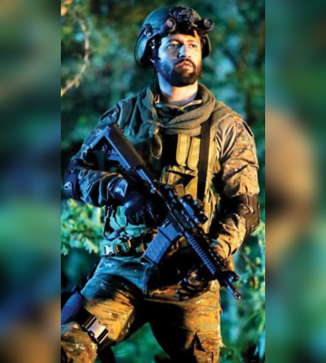 7 Actors Who Brought Patriotic Fervour In Films Vicky Kaushal Dharmendra And More