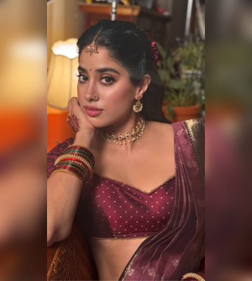Janhvi Kapoor-Inspired Saree Blouse Idea For Curvy And Busty Girls