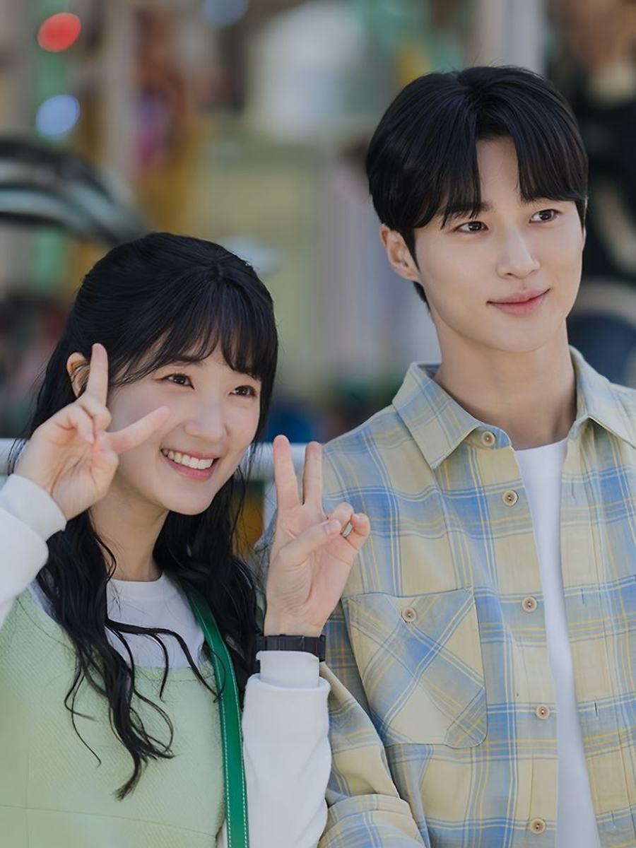 Lovely Runner: A K-Drama of Time Travel and Second Chances
