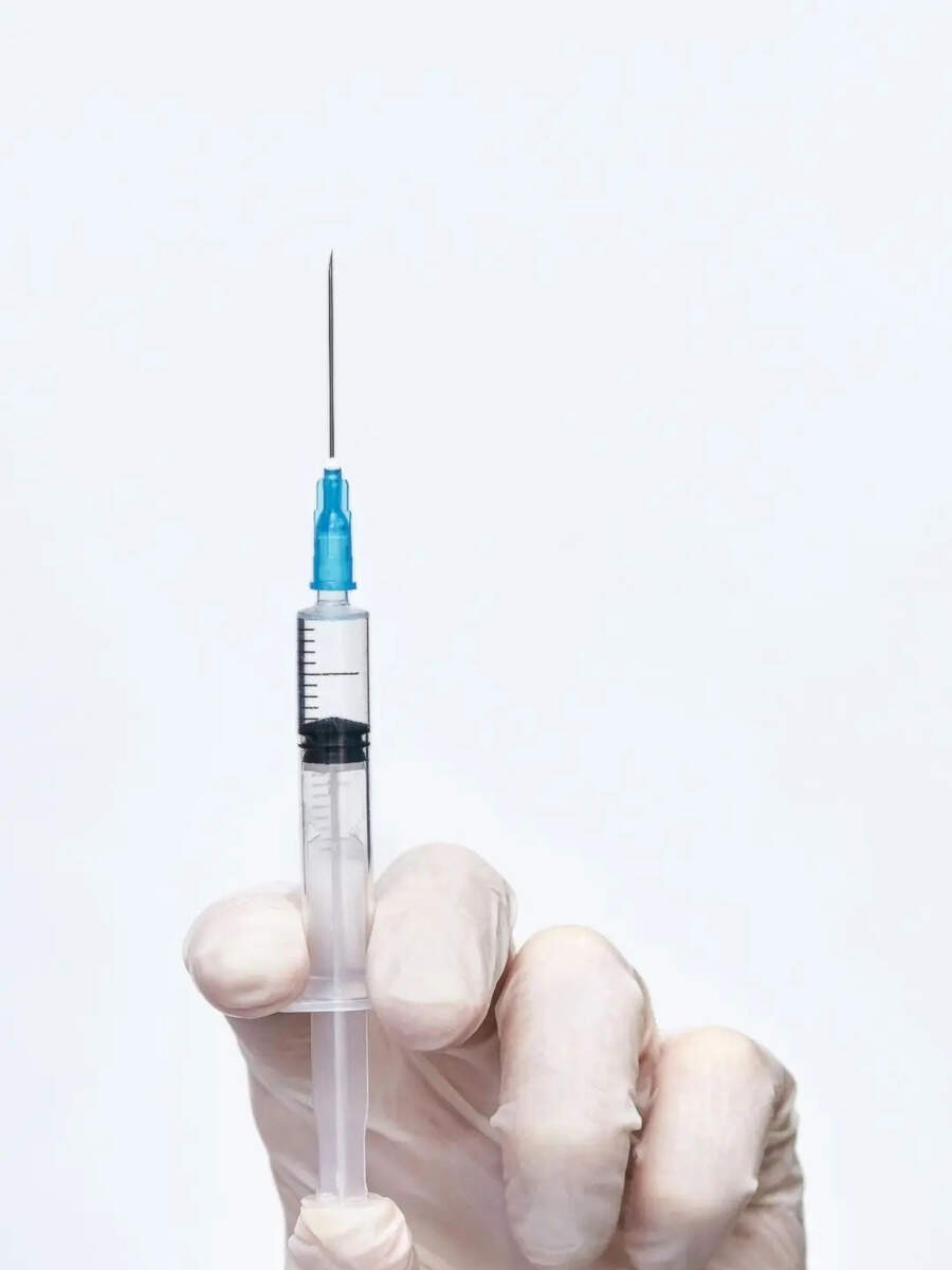  சிரிஞ்ச் ஏன் ஒரே முறை பயன்படுத்தப்படும் வகையாக இருக்கிறது? அதன் பின்னணி காரணம் என்ன? 