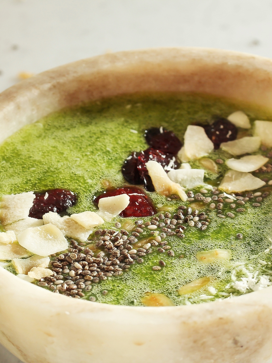 Matcha Oat Bowl: Final Preparation
