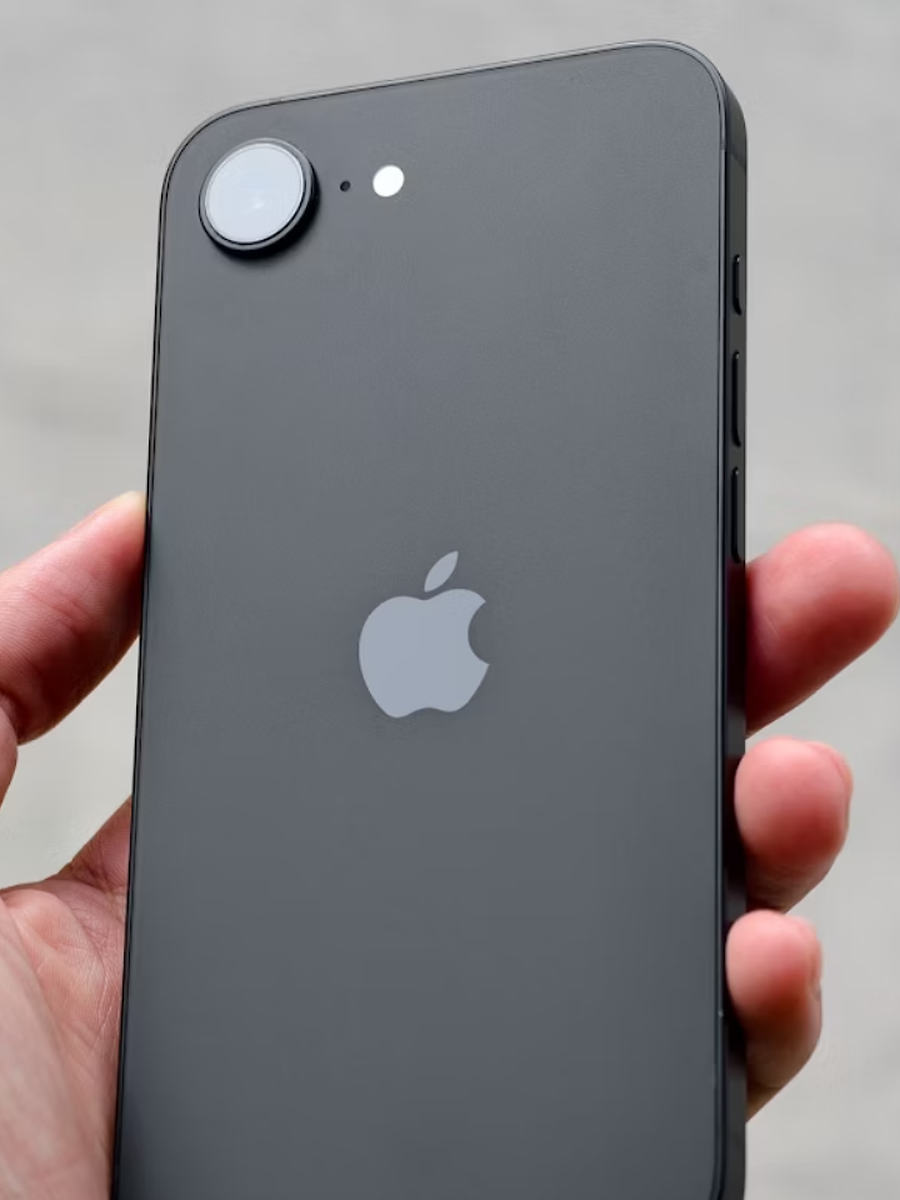 Realme GT 7T: An Affordable Alternative to the iPhone 16e