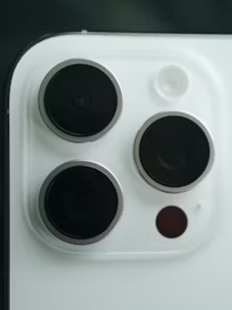 Oppo Find X8 Pro: A Camera Phone Rivaling iPhone 16 Pro Max