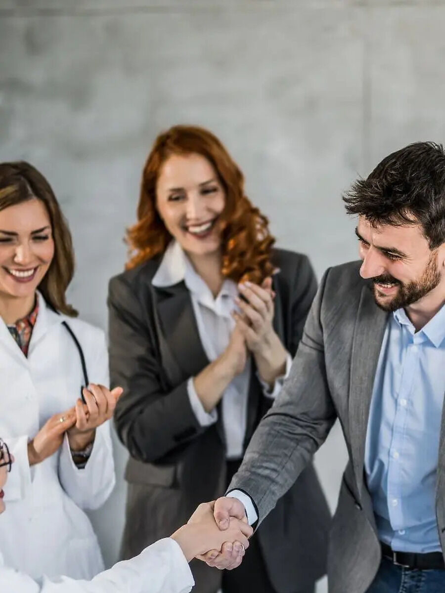 10 Ways To Get Noticed In Meetings Without Speaking Too Much | Times Now