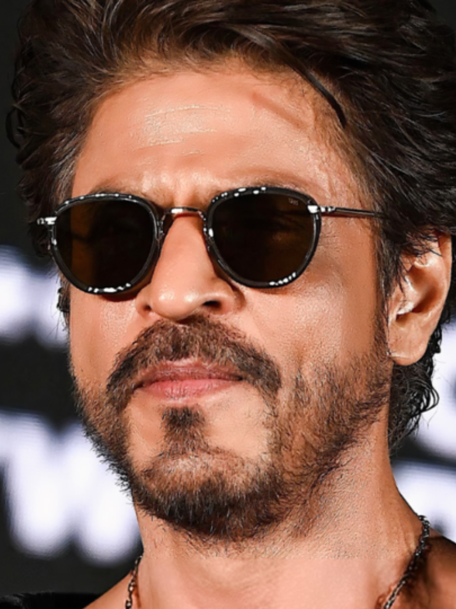 'Grave Threat to Democracy': Shashi Tharoor's Anti-Dynasty Jibe Gives BJP Ammo Against 'Nepo Kids'