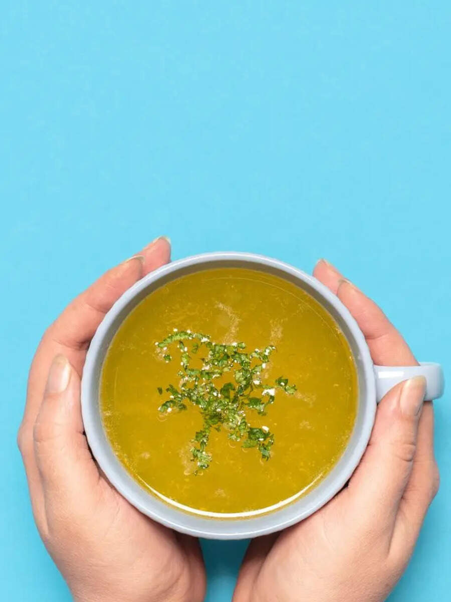  Winter Soups: குளிருக்கு இந்த ஹெல்தியான சூப் வகைகளை சாப்பிடுங்க.. 