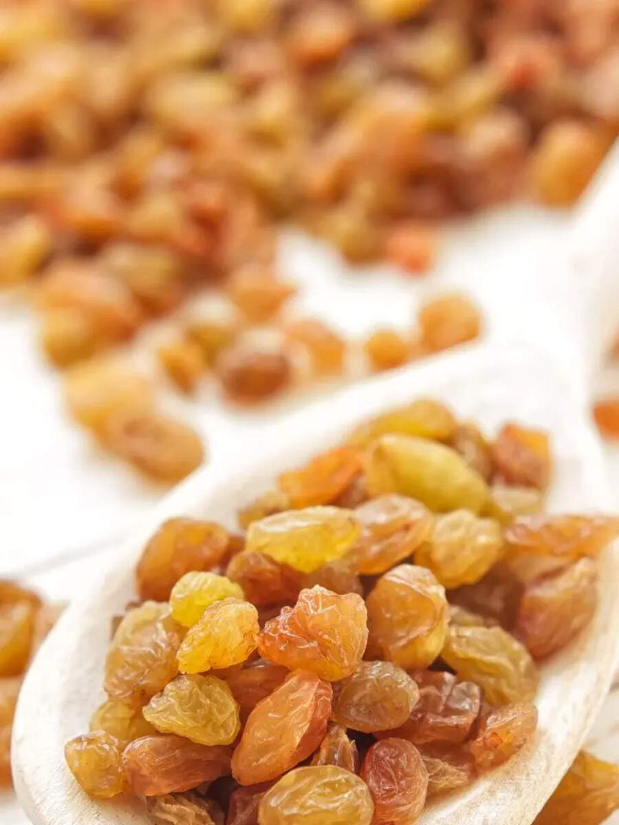  தினம் வெறும் வயிற்றில் காலையில் ஊறவைத்த திராட்சை சாப்பிடுங்க! என்னென்ன நன்மைகள் தெரியுமா? 