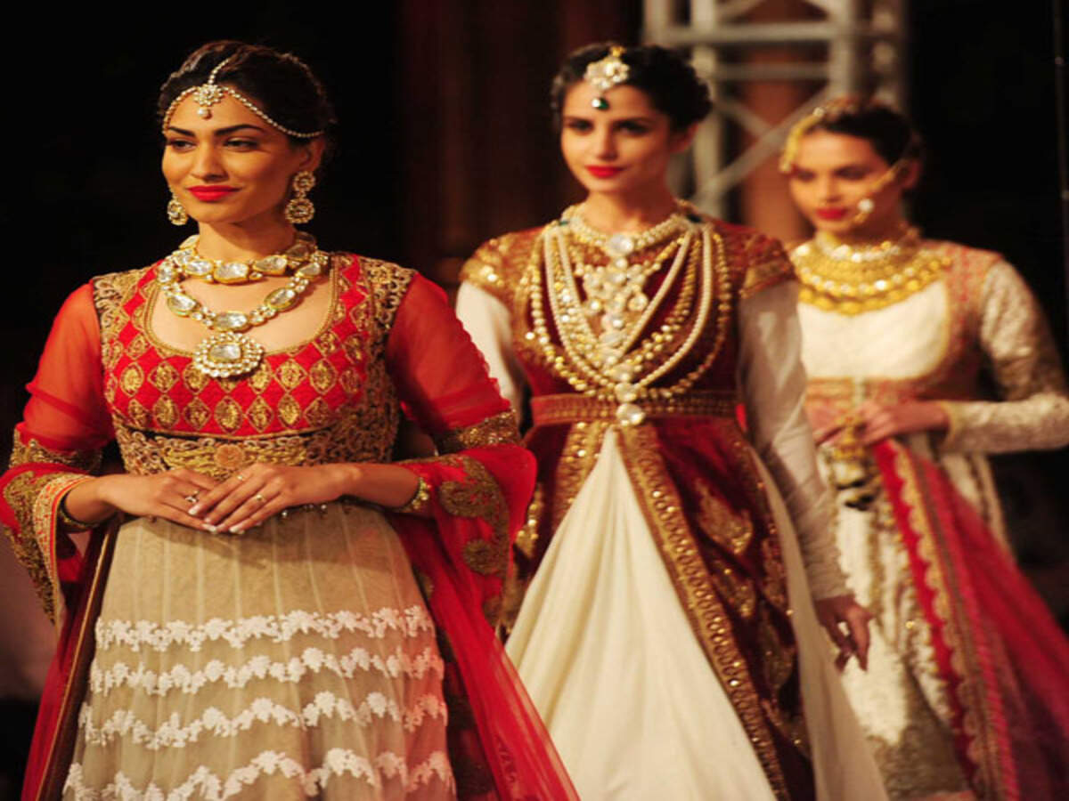Bejeweled: Miss Indias walk for Shree Raj Mahal Jewellers