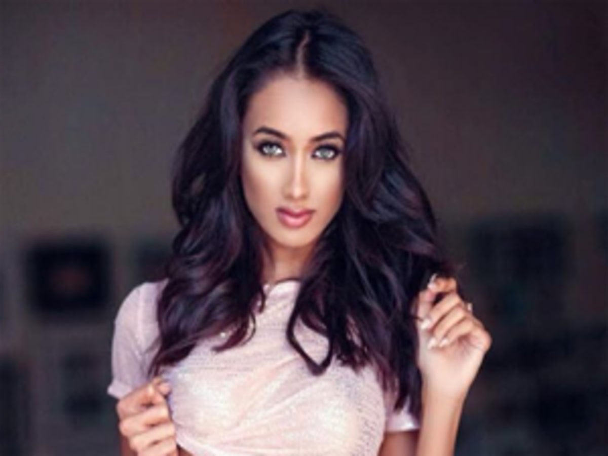 Pakistani beauty queen’s sensual dance goes viral